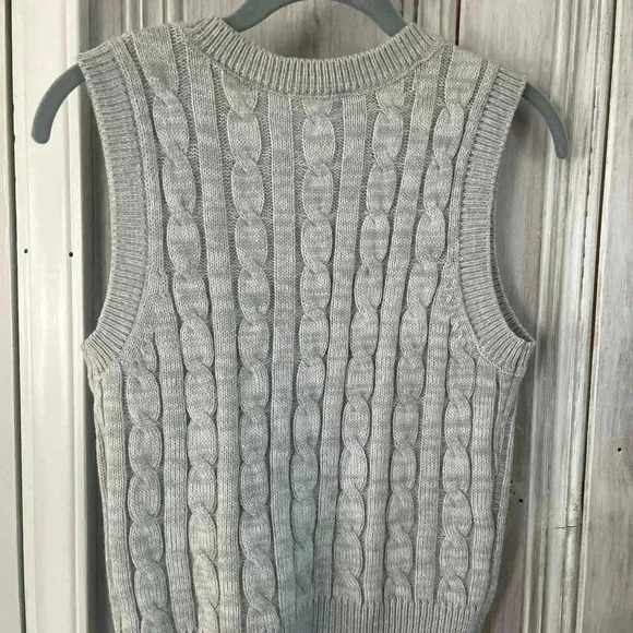 EYESHADOW|Grey v-neck cable knit pullover sweater vest|S tennis prep collegiate - Picture 4 of 6